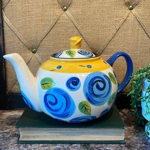 Hausenware teapot